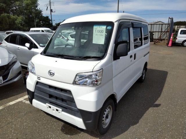 11930 Daihatsu Hijet van S331V 2018 г. (LUM Tokyo Nyusatsu)